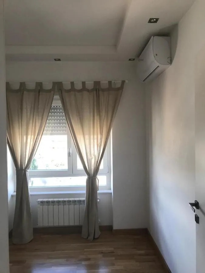 Apartamento Madd House Bis Roma Italia